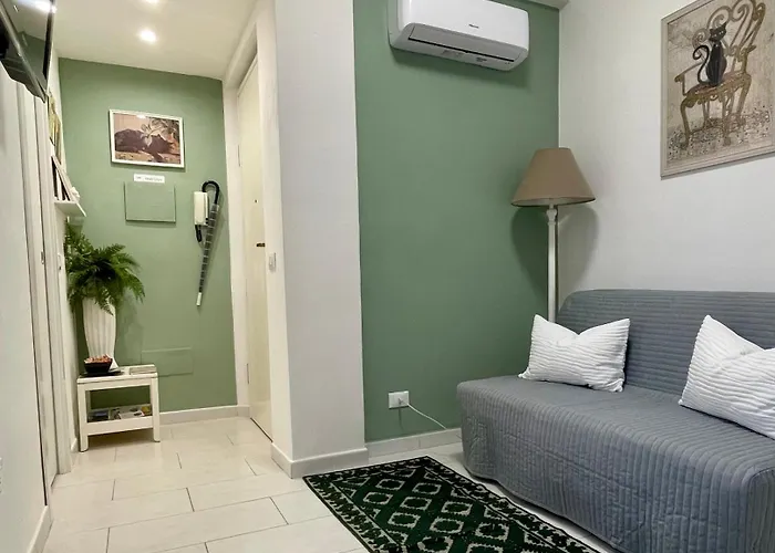 La Gatta - Al Centro Di La Spezia